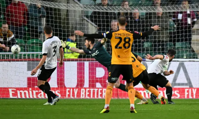 Priestley Farquharson scores for Newport