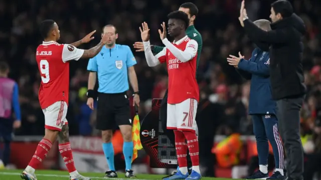 Bukayo Saka coming on for Gabriel Jesus.