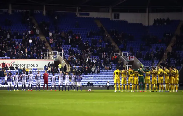 Reading and Preston observe a minute's silence