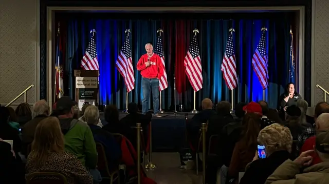 Senator Ron Johnson speaks at campaign rally