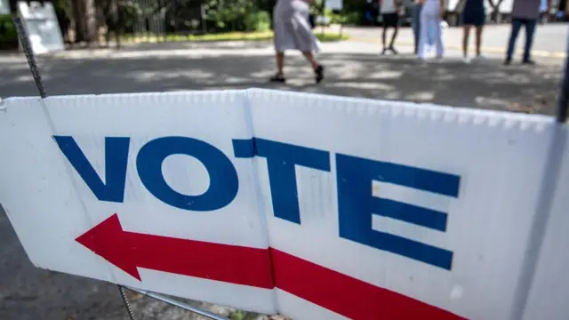 People go to vote during the 2022 Midterm Elections Early Vote at the Historic Garage in Miami, Florida, USA, 05 November 2022.