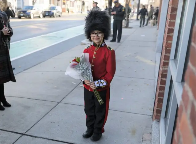 A boy dresses up as a beefeater in the US