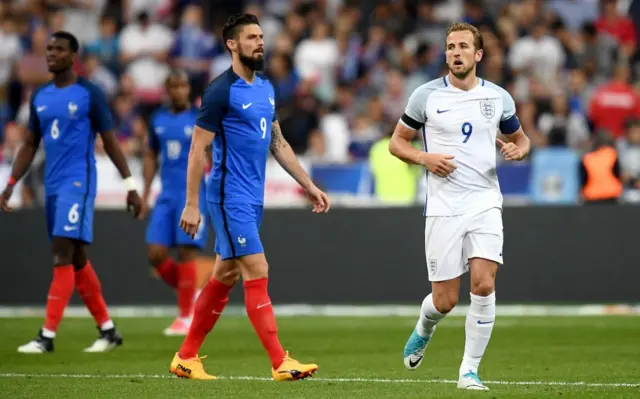 Olivier Giroud (left) and Harry Kane (right)