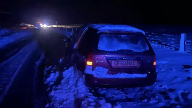 Rescue teams used their 4x4 vehicles to reach stranded motorists in Shetland