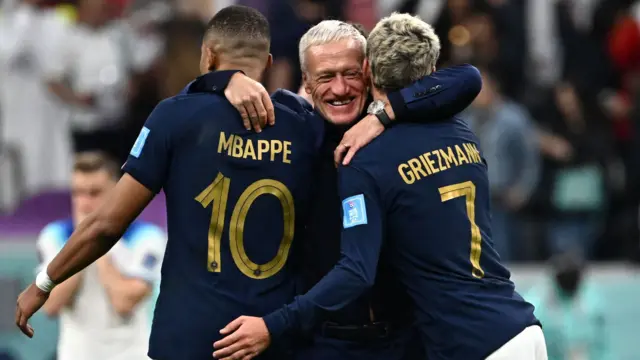 France manager Didier Deschamps with Kylian Mbappe and Antoine Griezmann