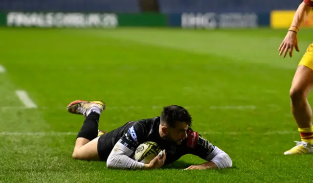 Rufus McLean scores the game's opening try