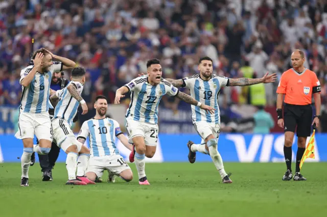 Argentina celebrate winning the 2022 World Cup