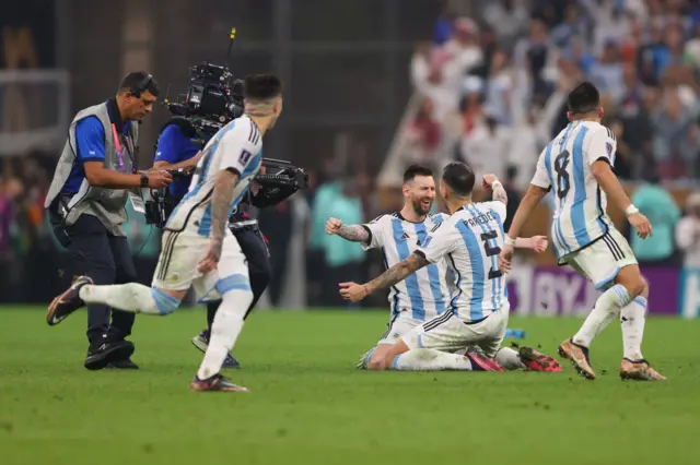 Argentina celebrate winning the 2022 World Cup