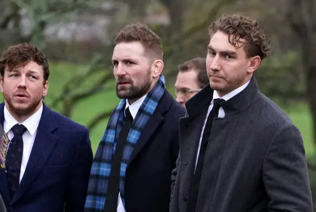 Rugby players arrive for memorial service