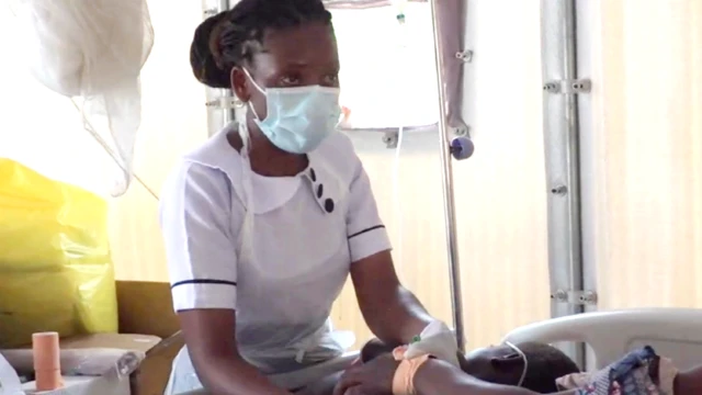 Nurse Brenda Jingini in Lisungwi community hospital, Malawi