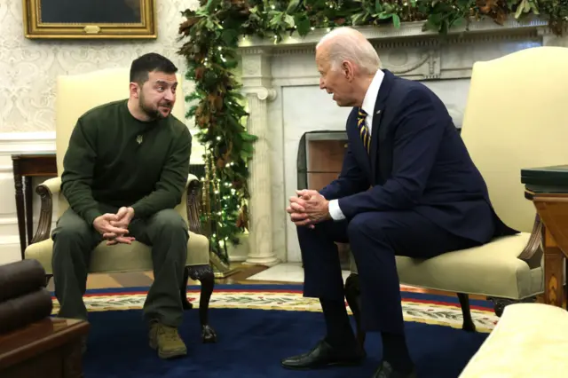 President Joe Biden (R) meets with President of Ukraine Volodymyr Zelensky in the Oval Office