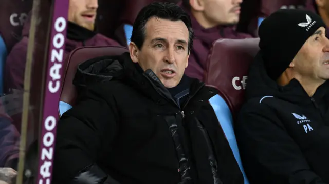 Unai Emery in the dugout