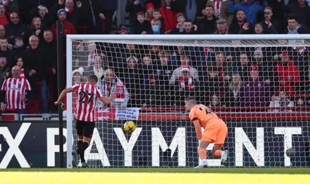 Vitaly Janelt scores for Brentford