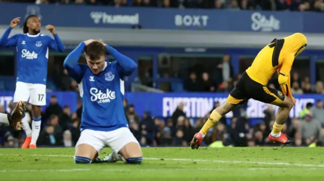 Wolves score against Everton