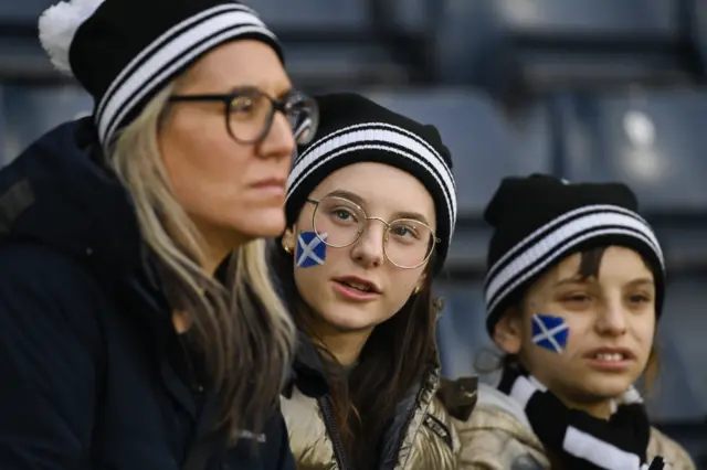 Queen's Park fans