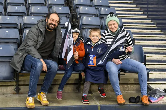 Queen's Park fans