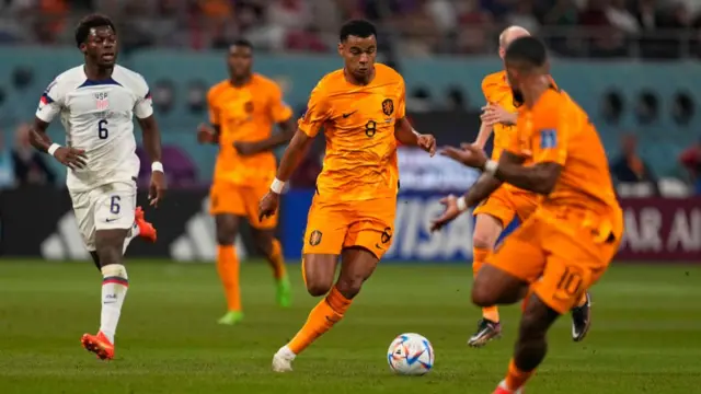 Cody Gakpo on the ball during the Qatar World Cup round of 16 game against USA