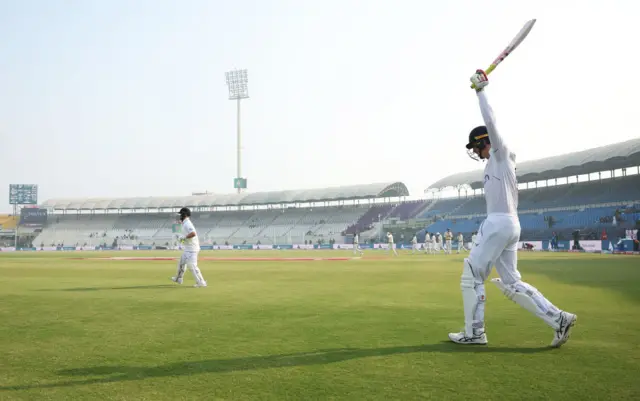 Ben Duckett and Zak Crawley walking out into the middle