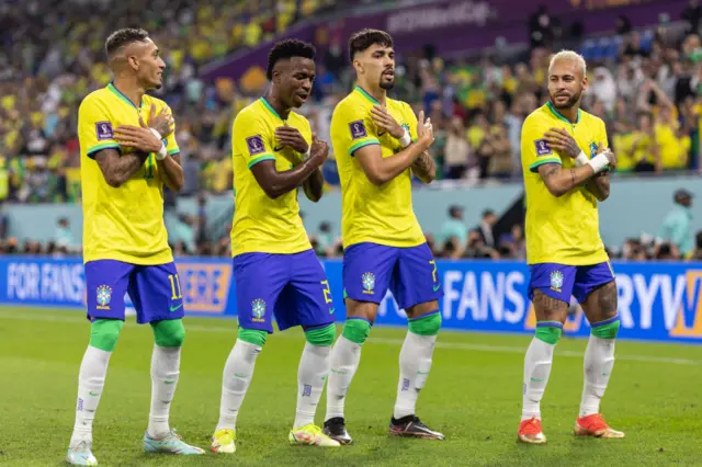 Raphinha, Vinicius Jr, Lucas Paqueta and Neymar dance