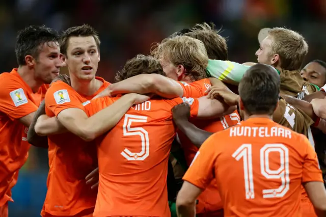 Netherlands celebrate beating Costa Rica in last eight in 2014