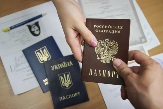 Passports in Luhansk