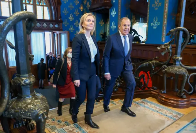 Liz Truss and Sergei Lavrov