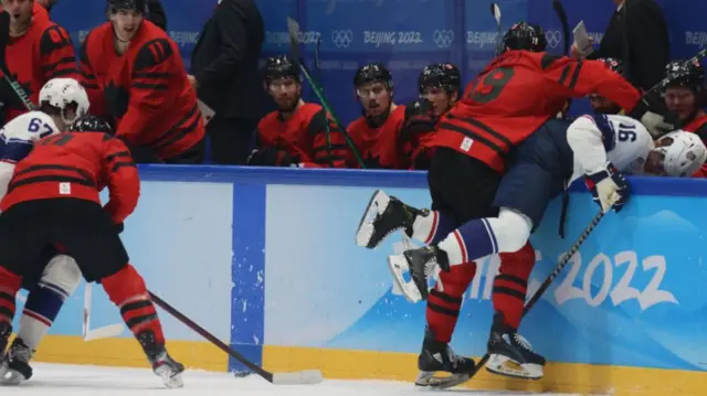 USA 4-2 Canada at Winter Olympics