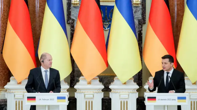 German Chancellor Olaf Scholz and Ukraine's President Volodymyr Zelensky