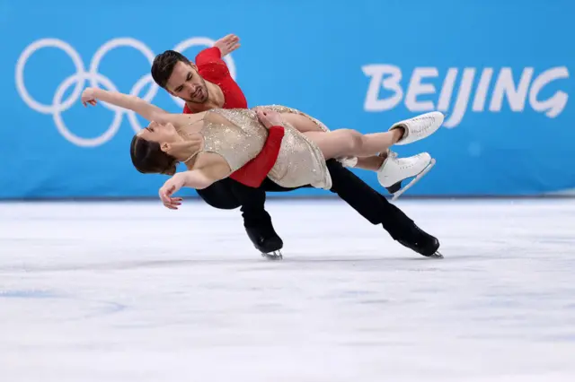 French duo Gabriella Papadakis and Guillaume Cizeron won GOLD in figure skating's ice dance