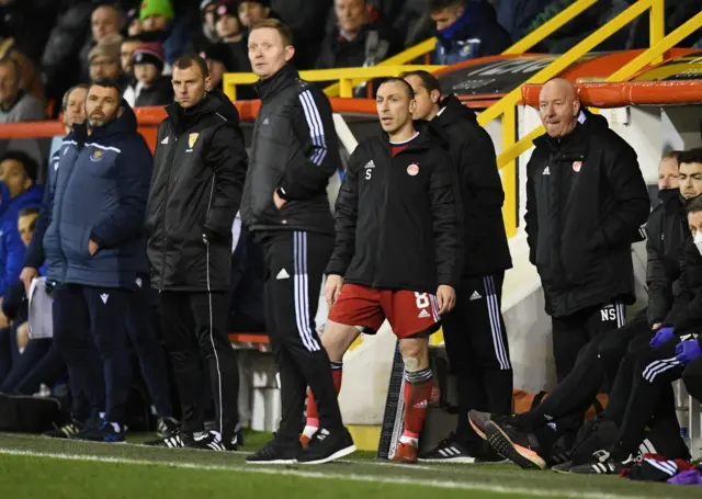 Barry Robson (centre) was in interim charge of Aberdeen following the dismissal of Stephen Glass
