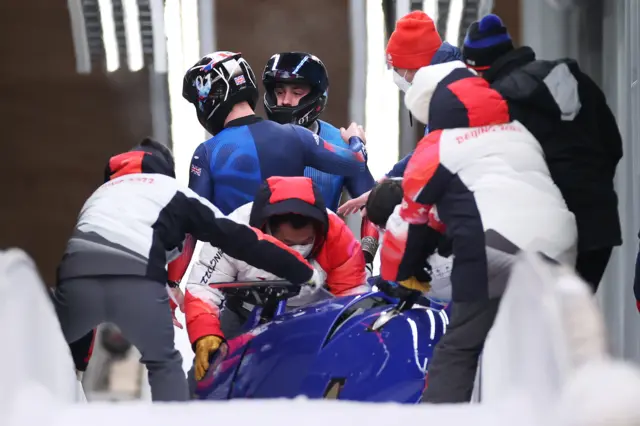 Team GB out of sled after bobsleigh crash