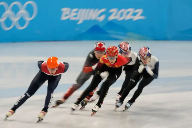 Short track speed skating