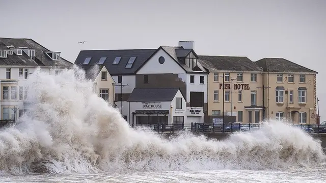 waves crashing