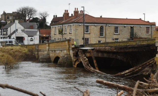 Damage to Tadcaster Bridge