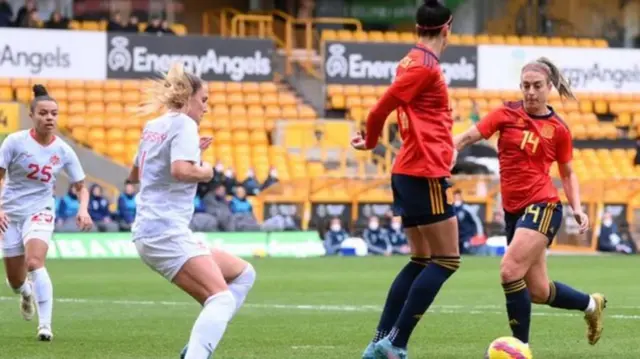 Alexia Putellas scores for Spain