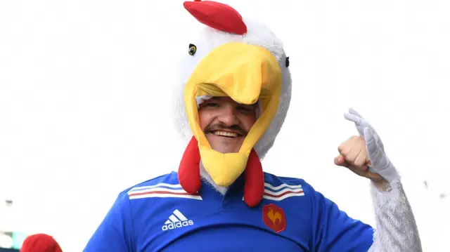 This French fan looks pretty cocky