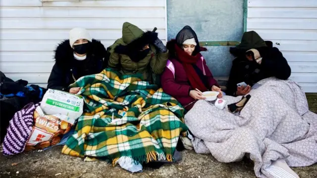 People at the Poland-Ukraine border