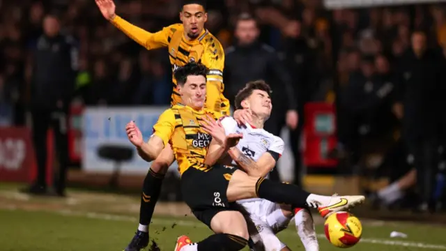 Cambridge Utd 0-2 Luton