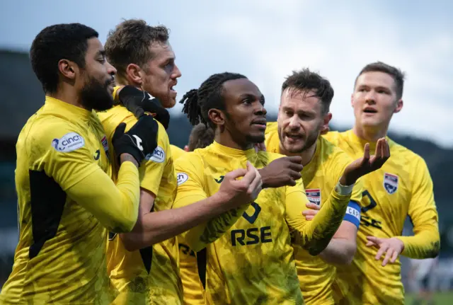 Ross County celebrate v Dundee