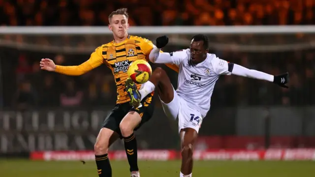 Cambridge Utd 0-2 Luton