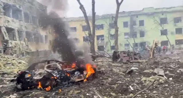 Car burning in Mariupol