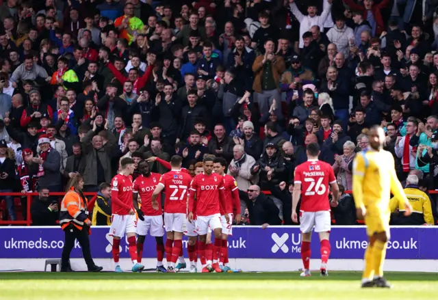 Nottingham Forest celebrate Keinan Davis's goal