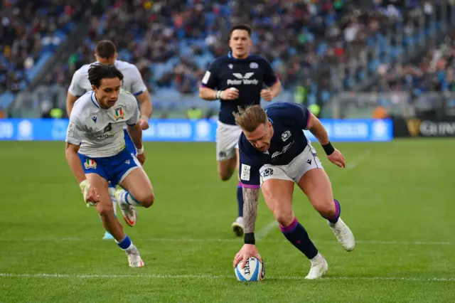 Stuart Hogg scores Scotland's 5th try