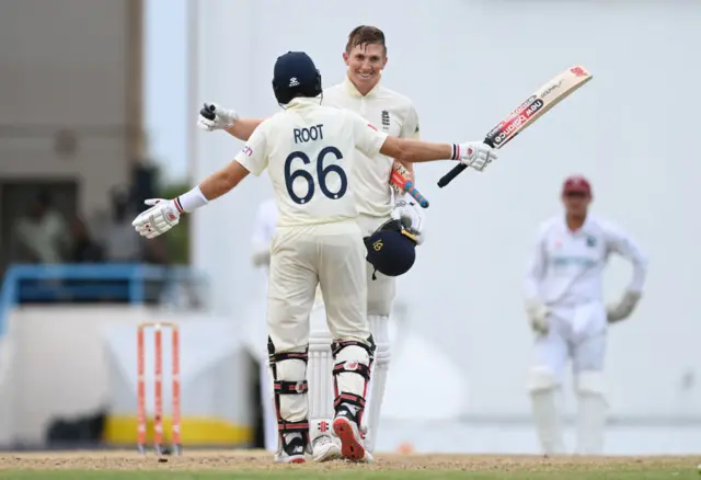 Joe Root and Zak Crawley celebrating