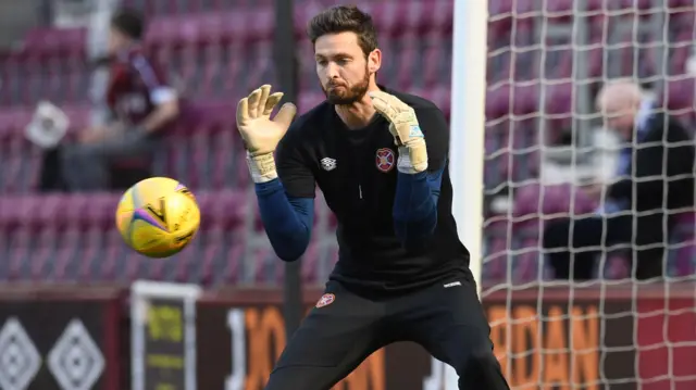 Hearts goalkeeper Craig Gordon warms up pre-match