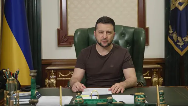 Picture of Volodymyr Zelensky in a late night video address