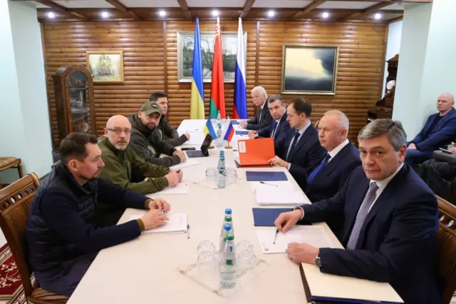 Talks between Ukrainian and Russian negotiators in Belarus on 7 March