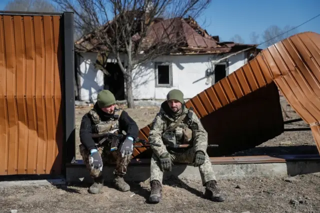 Ukrainian soldiers in Kyiv