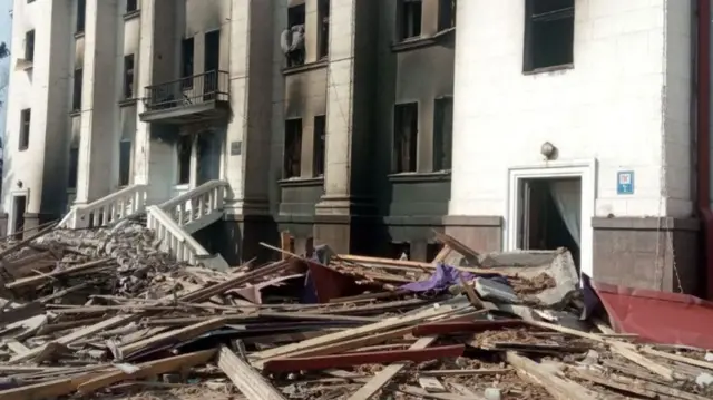 Theatre bombed in Mariupol