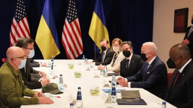 U.S. President Joe Biden joins a meeting between U.S. Secretary of State Antony Blinken, U.S. Secretary of Defense Lloyd Austin, Ukrainian Foreign Minister Dmytro Kuleba and Ukrainian Defense Minister Oleksii Reznikov, amid Russia"s invasion of Ukraine, at the Marriott Hotel, in Warsaw, Poland March 26, 2022